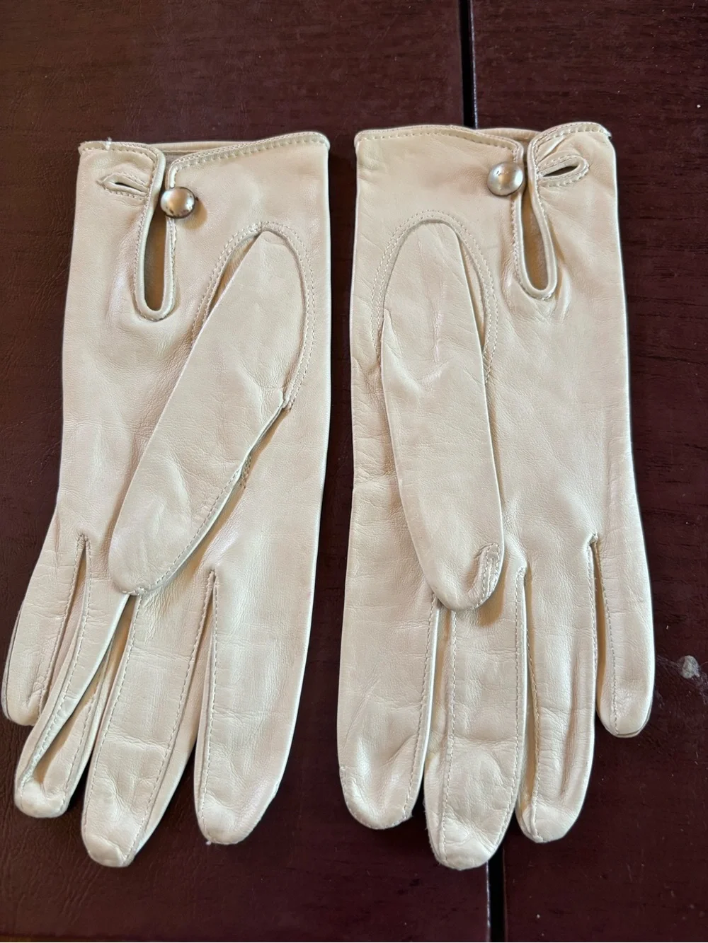 Womens vintage preowned ivory kid wrist length gloves size small